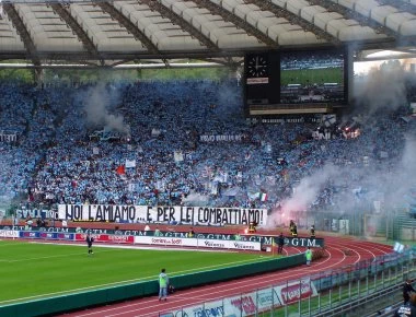 Λάτσιο: Οι φανατικοί απαγόρευσαν στις γυναίκες πρόσβαση στις πρώτες σειρές της θύρας!